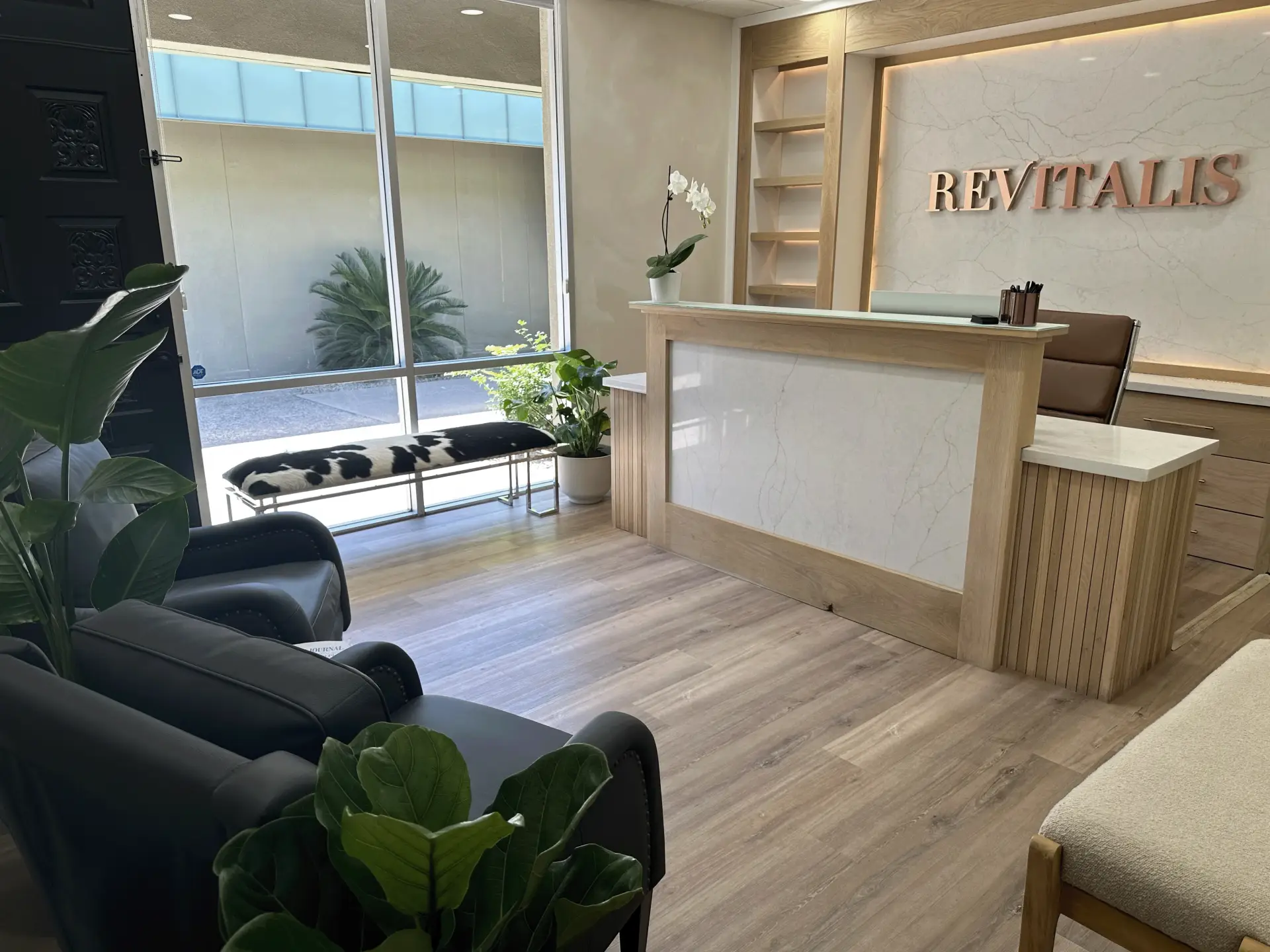Revitalis clinic reception